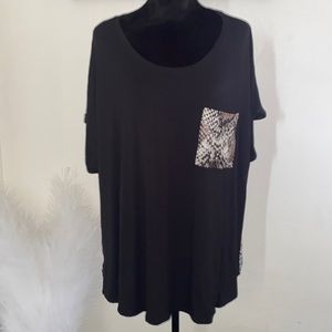 EST 1946 Black blouse with snake print !!🔥🔥